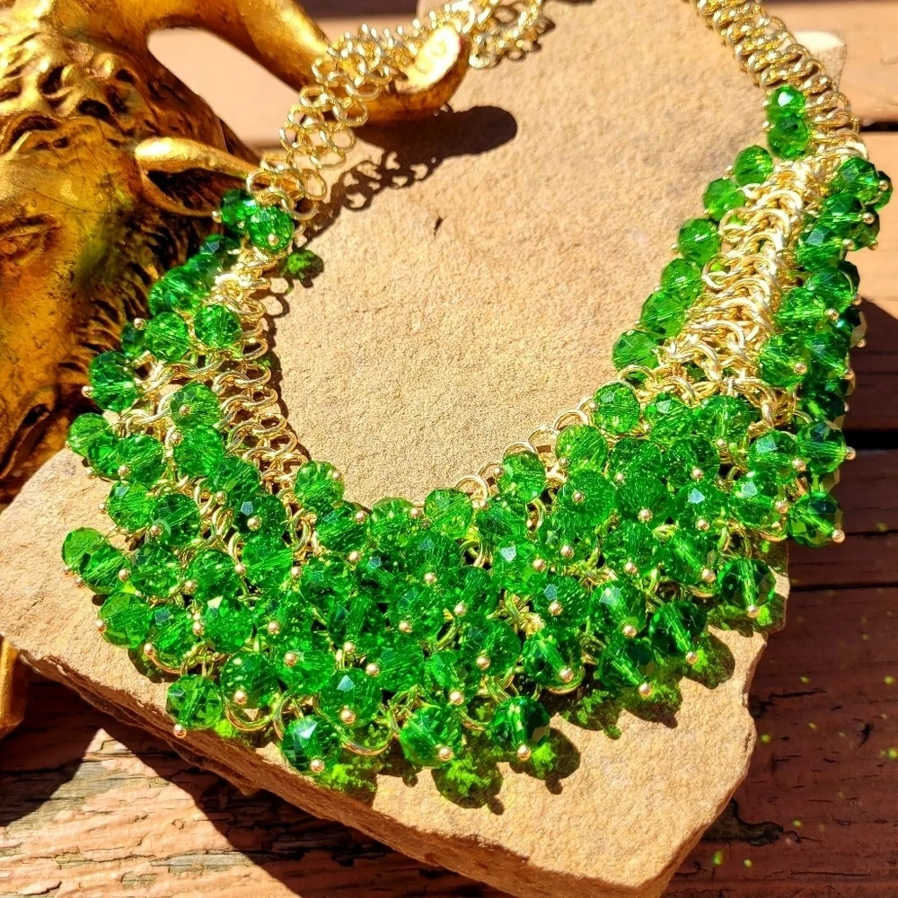 NWT Kelly Green Crystal Beaded Gold Statement Necklace
